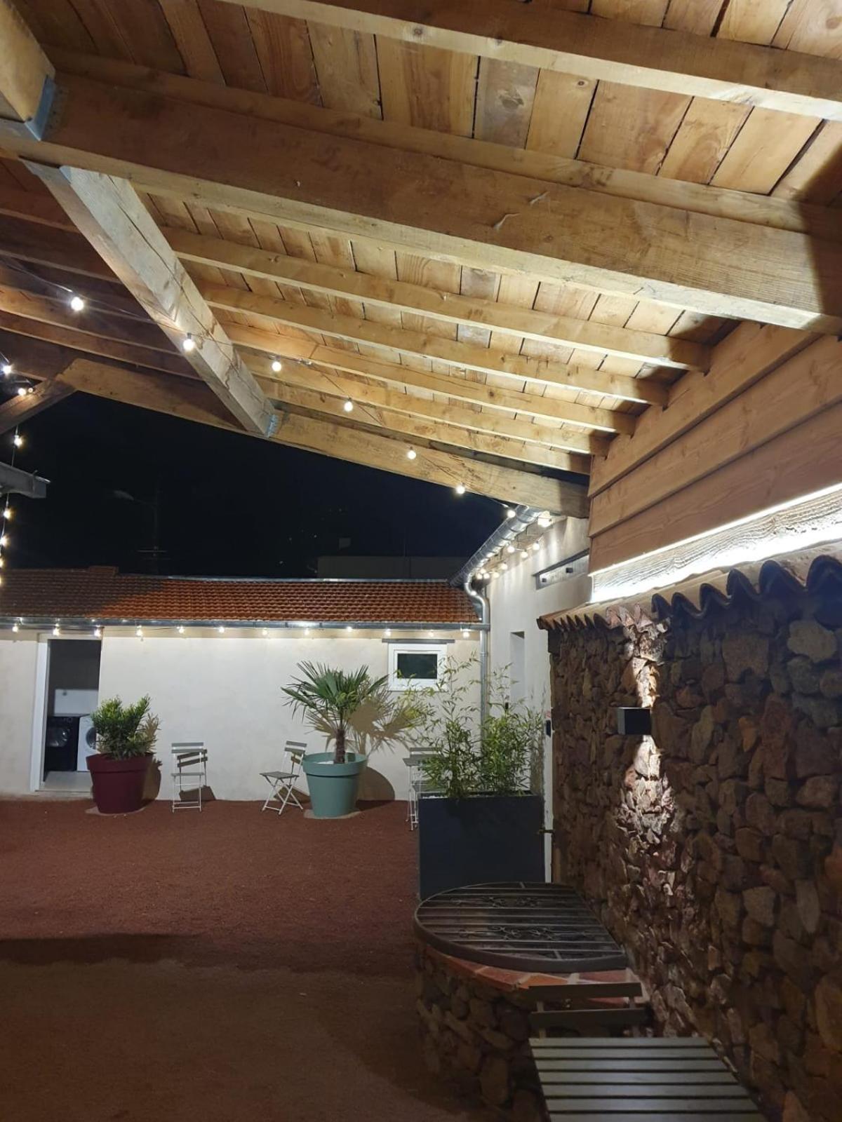 Le Boheme, Sauna & Spa Riorges Екстер'єр фото